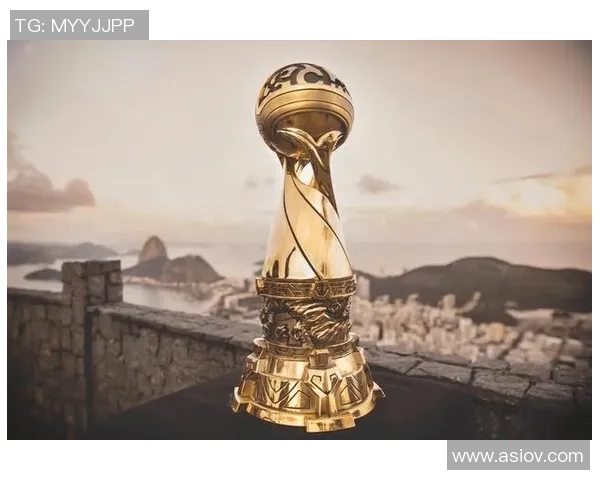 足球明星为SKT颁奖盛典增光添彩展现体育精神与团队合作的魅力 足球明星为SKT颁奖盛典增光添彩展现体育精神与团队合作的魅力